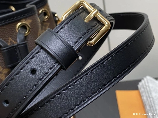 AAA Replica Ru VUITTON Canoe New LOUIS Bag-14*20.5*14CM 0801